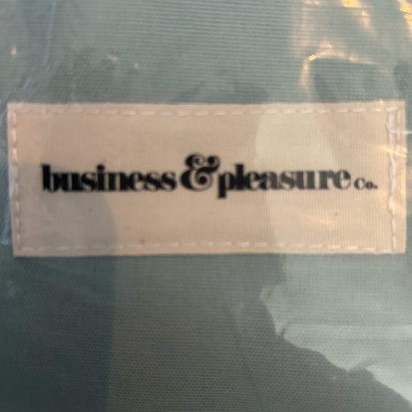 BNWT BUSINESS & PLEASURE COOLER BAG - Picture 12 of 13